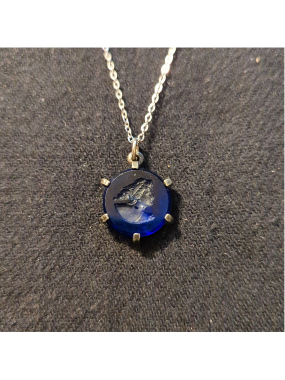 Vintage Silver Tone Blue Aphrodite Glass Intaglio Cameo Dainty Pendant Necklace